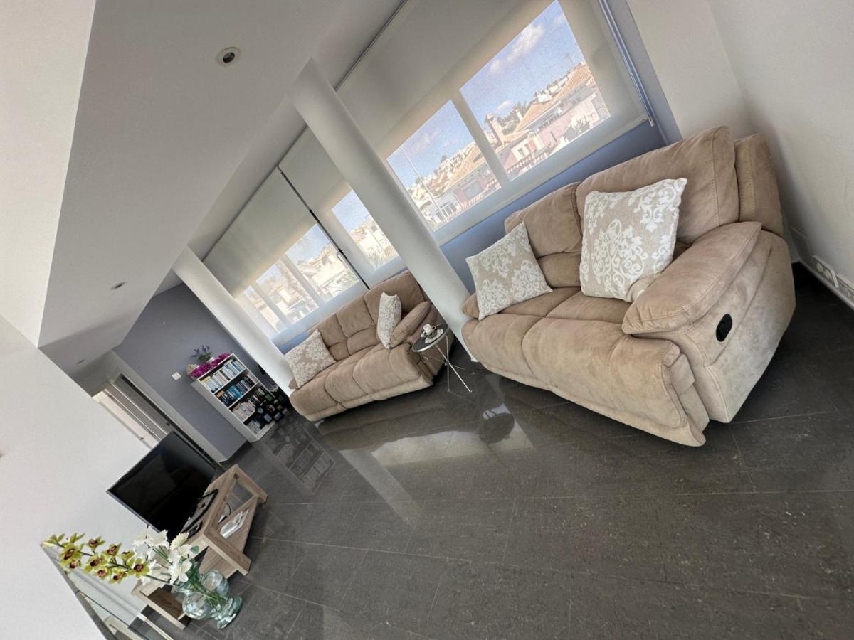 Villa Luxury With Large Swimming Pool And Outdoor Area *
