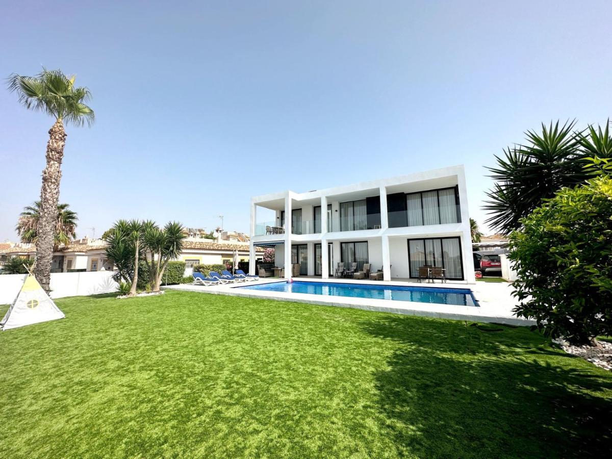 Villa Luxury With Large Swimming Pool And Outdoor Area San Fulgencio