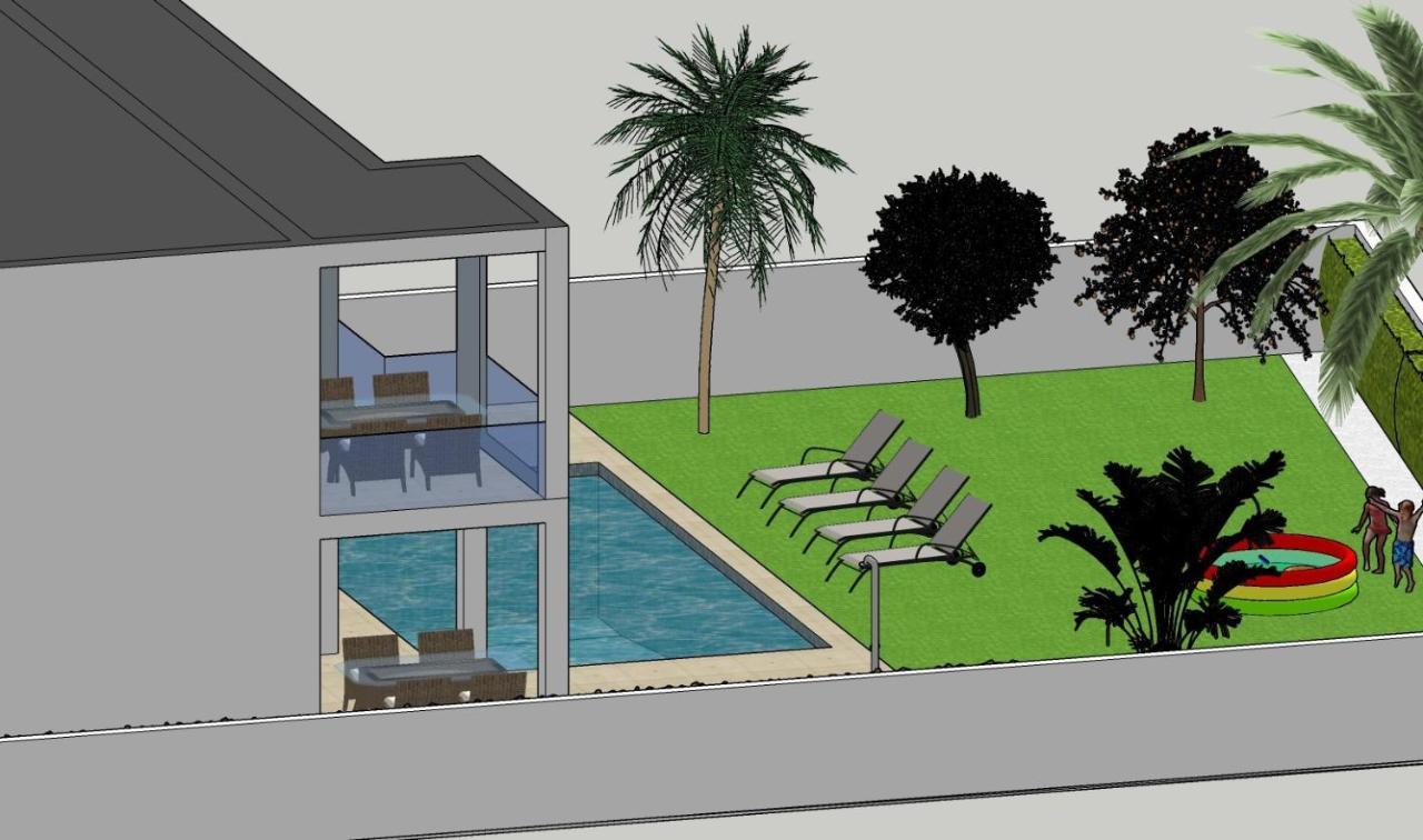 Luxury With Large Swimming Pool And Outdoor Area