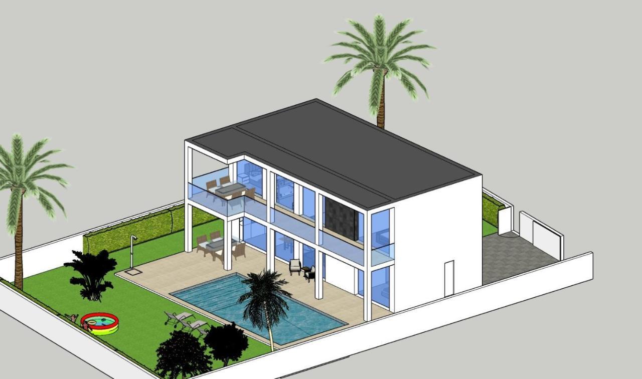 Luxury With Large Swimming Pool And Outdoor Area Villa *