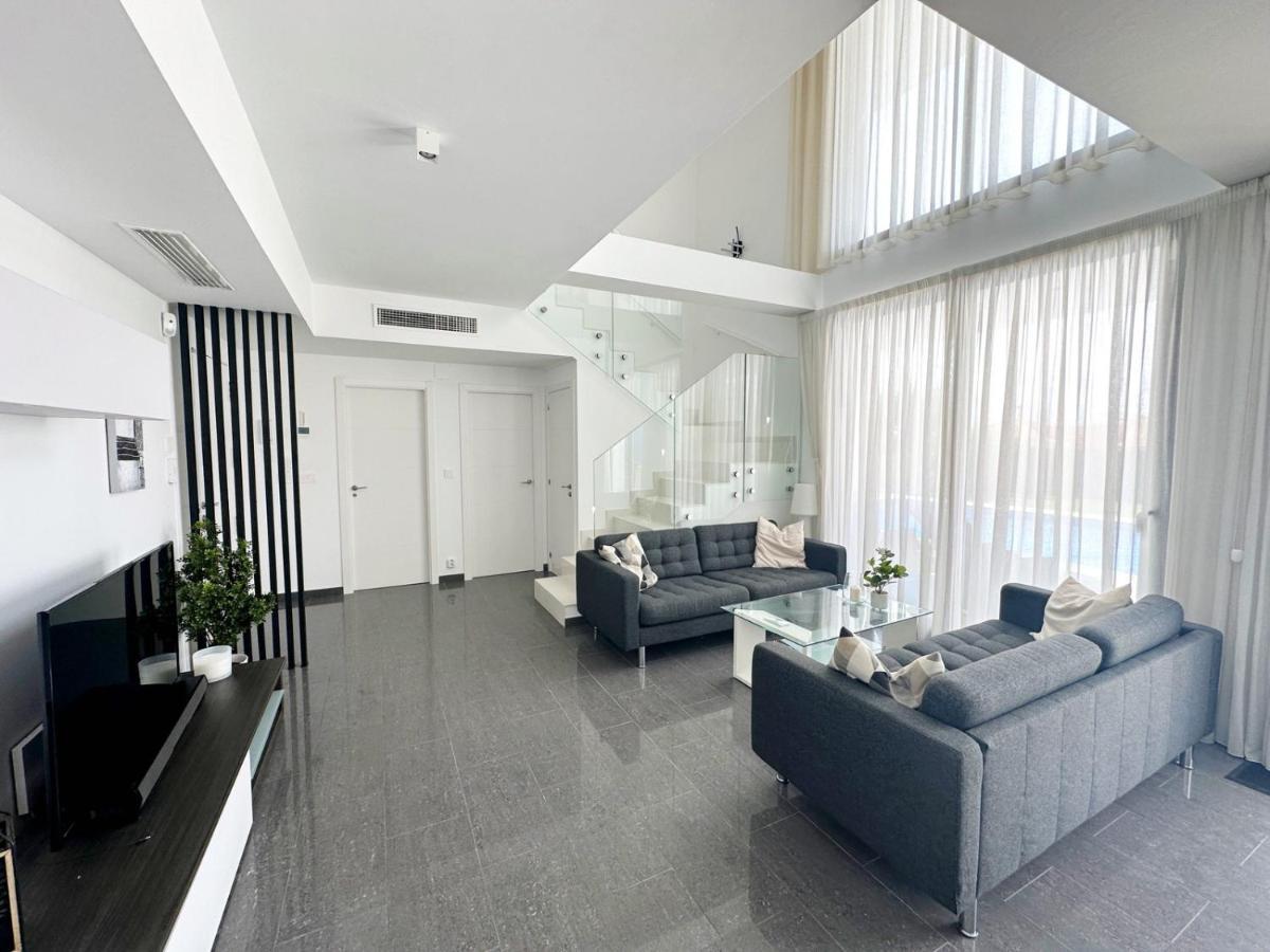 Villa Luxury With Large Swimming Pool And Outdoor Area San Fulgencio