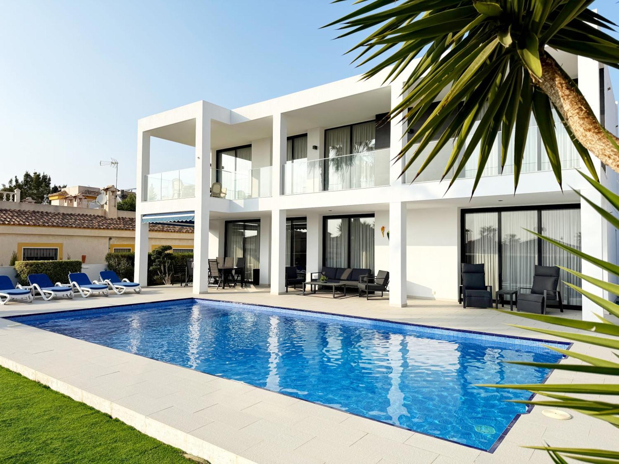 Villa Luxury With Large Swimming Pool And Outdoor Area San Fulgencio